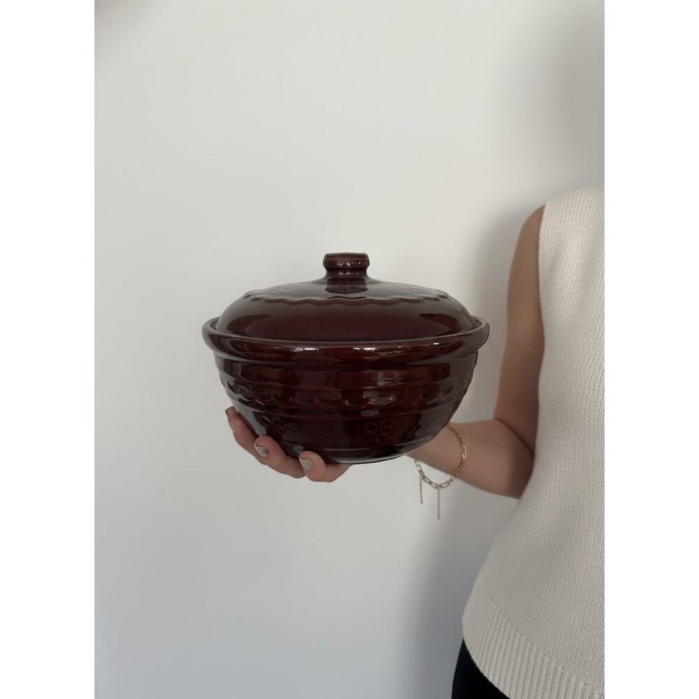 Mar-Crest 1950’s Oven-Proof Stoneware Covered Bean Pot Brown